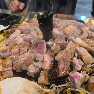 두툼 솥뚜껑삼겹살 리뷰 사진