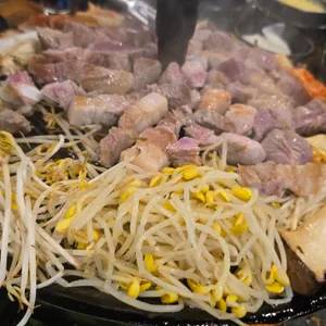 두툼 솥뚜껑삼겹살 리뷰 사진