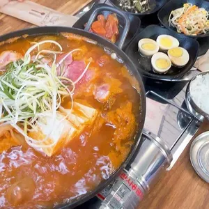 북항숯불뒷고기 묵은지찜 사진