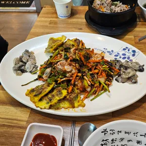 구가네통영굴밥 사진