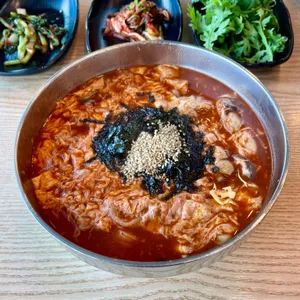 안춘공주얼큰이칼국수 사진
