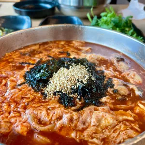 안춘공주얼큰이칼국수 사진