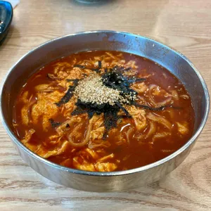 안춘공주얼큰이칼국수 사진