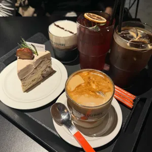 스탠다드 스퀘어 사진