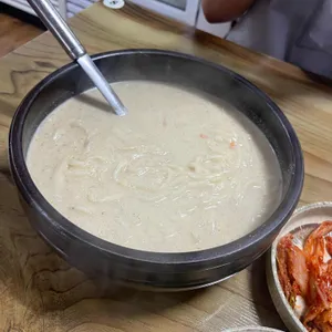 들깨앤바지락칼국수 사진