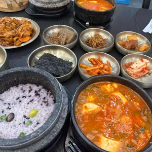 완뚝순두부 사진