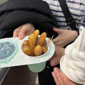 스트릿츄러스 사진