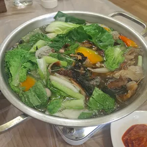 산아래첫집 사진