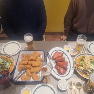 BBQ치킨 빌리지 사진