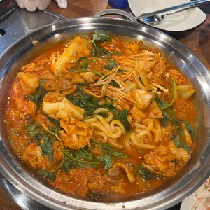 닭치고전골 대표 사진