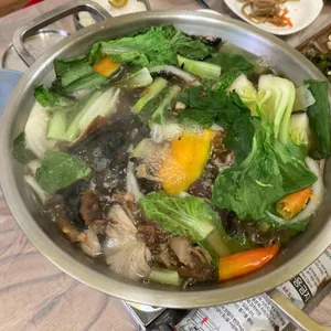 산아래첫집 사진