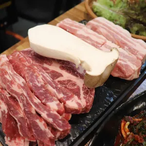 깡돼지 사진