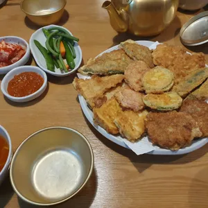 홍쓰전집 사진