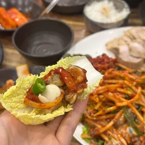 굴예찬 사진
