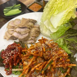 굴예찬 사진