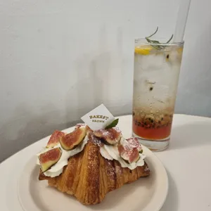 베이커스트 브라운 리뷰 사진