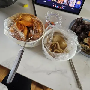 분식집에 하숙하는 붕어빵 사진