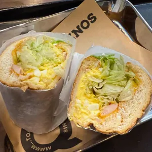 퀴즈노스 사진