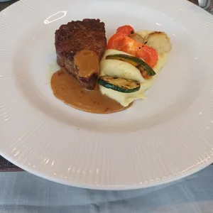 더화이트 사진
