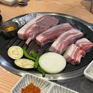 열두달제주흑돼지 사진