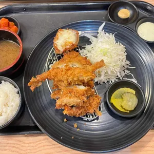 허수아비돈까스 사진