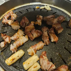 고기굽는남자 사진