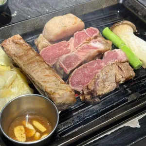 금돗 성산흑돼지 사진