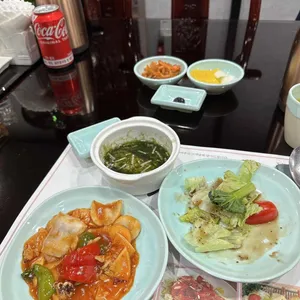 더씨 사진