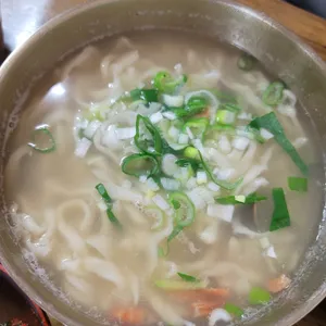 살구나무집칼국수 사진
