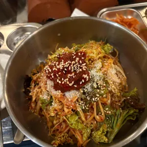 초연 사진
