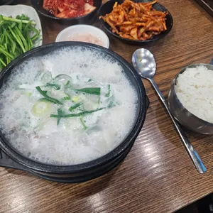 24시 사골순대국 사진