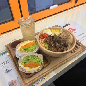 샐러드밥 사진