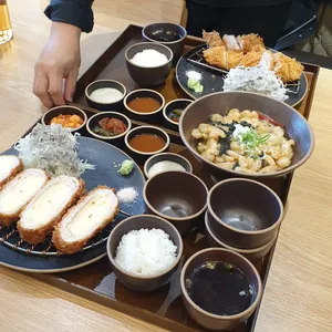 돈까스튀기는형 사진