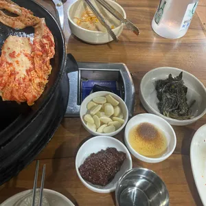 솥뚜껑생김치삼겹살 사진