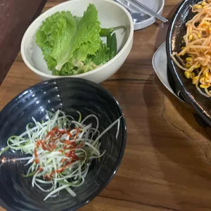 솥뚜껑생김치삼겹살 사진