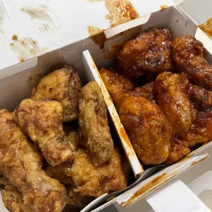 교촌치킨 사진