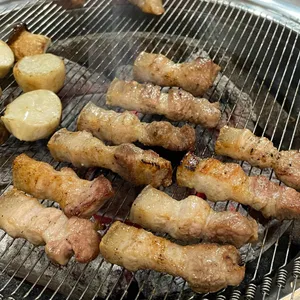 더금돼지 사진