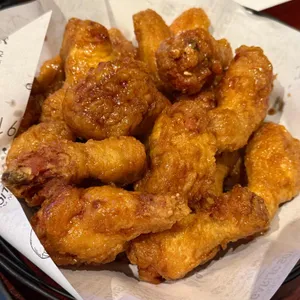 교촌치킨 사진