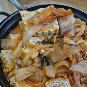 돼지집 사진