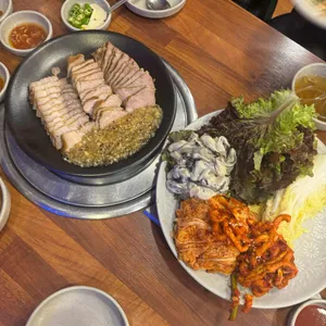 신원당마늘보쌈감자탕칡냉면칼국수 사진