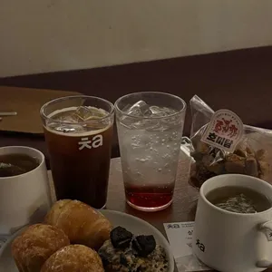 카페 차 사진