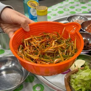 미나리 냉삼포차 리뷰 사진