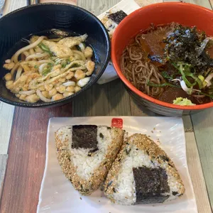 오니기리와이규동 사진