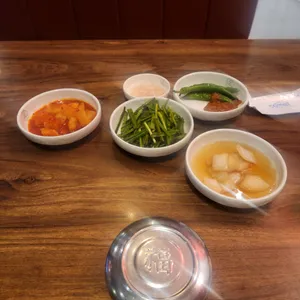 79네수육국밥과철판 사진