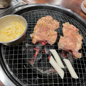 꼬꼬씨참숯불닭갈비&돼지들 사진