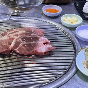 연탄불 생고기 사진