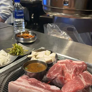 돈멜 사진