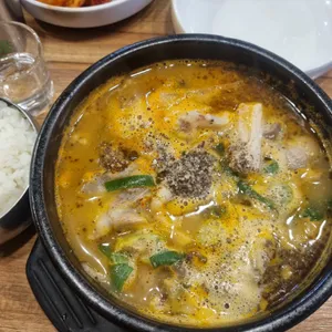 황토감자탕 사진