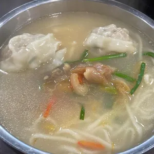 명동칼국수샤브샤브 사진