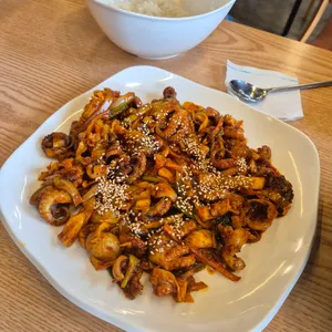 홍기와쭈꾸미 사진